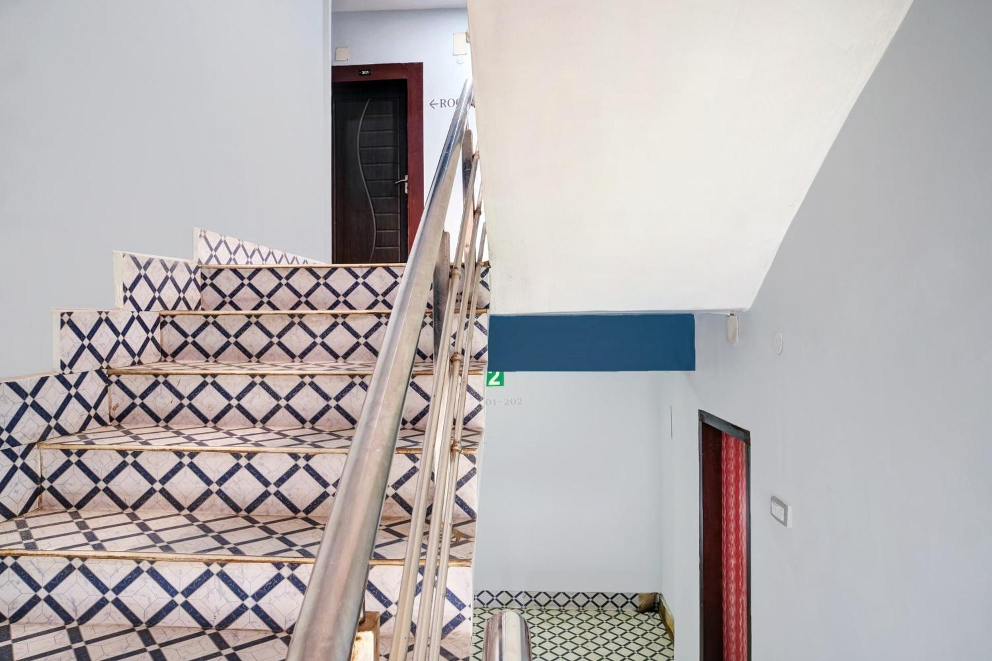 Super Hotel O Noonmati Guwahati Formerly Hotel Sundari Eksteriør bilde